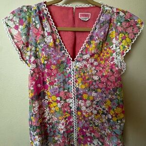 Kate Spade floral sleeveless  top with scalloped  Trim size S